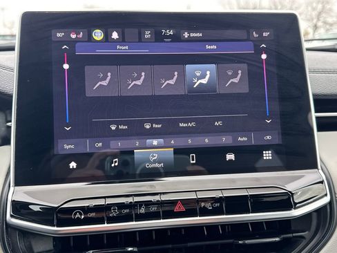 Used 2023 Jeep Compass Limited image 26