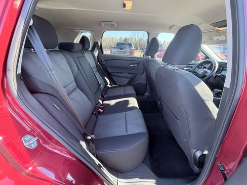 Used 2025 Nissan Rogue SV image 29