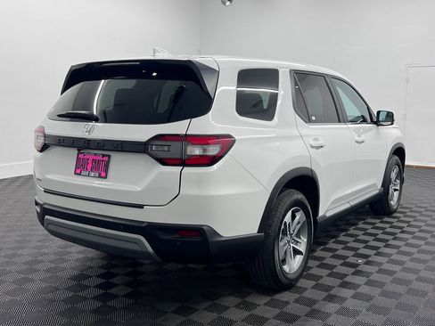 Used 2025 Honda Pilot EX-L image 9