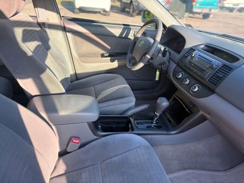 Used 2006 Toyota Camry XLE FWD image 19
