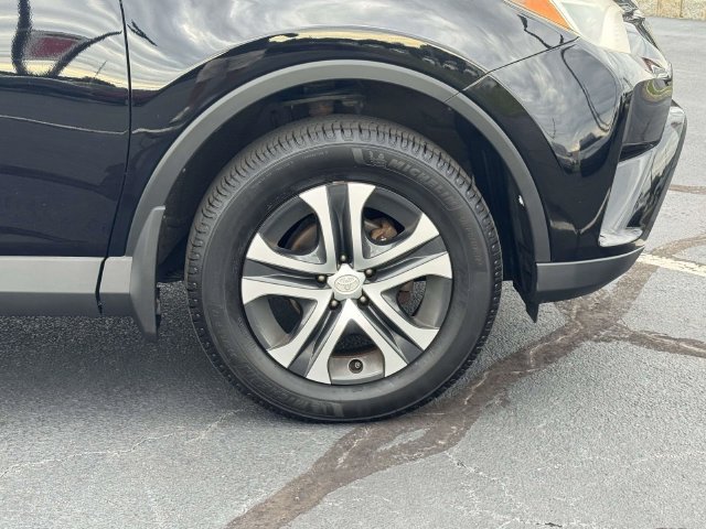 Used 2016 Toyota RAV4 LE AWD/4WD image 7