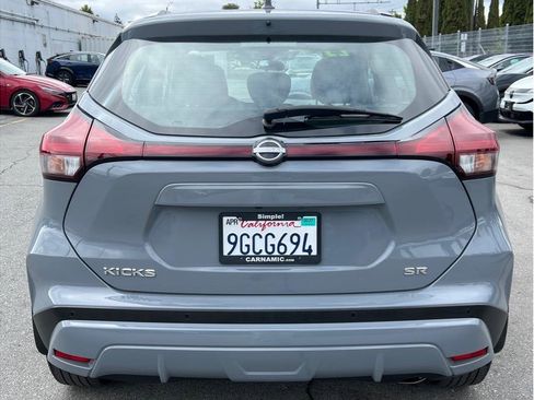 Used 2023 Nissan Kicks SR w/ SR Premium Package FWD image 4