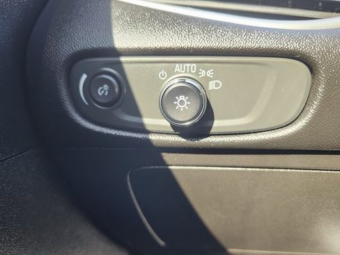 Used 2022 Chevrolet Malibu RS image 28