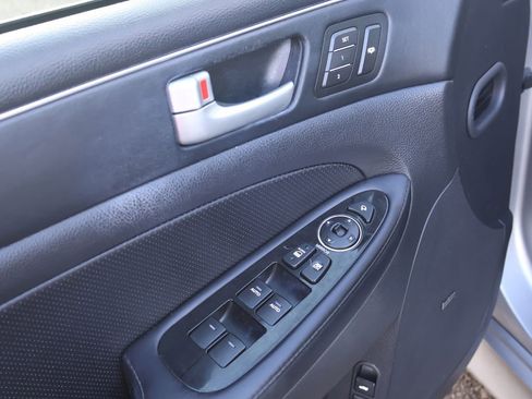 Used 2012 Hyundai Genesis 5.0 image 21