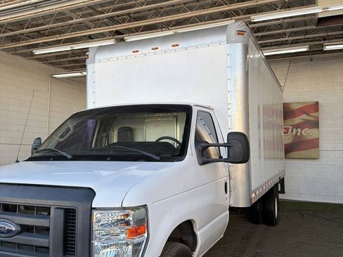 Used 2019 Ford E-350 and Econoline 350 Super Duty image 3