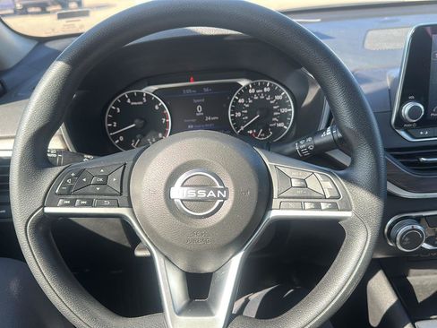 Used 2024 Nissan Altima 2.5 SV image 12