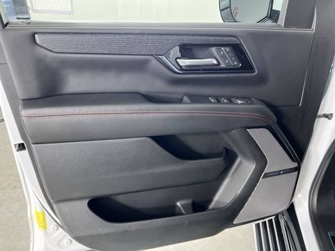 Used 2025 GMC Yukon AT4 Ultimate AWD/4WD image 23