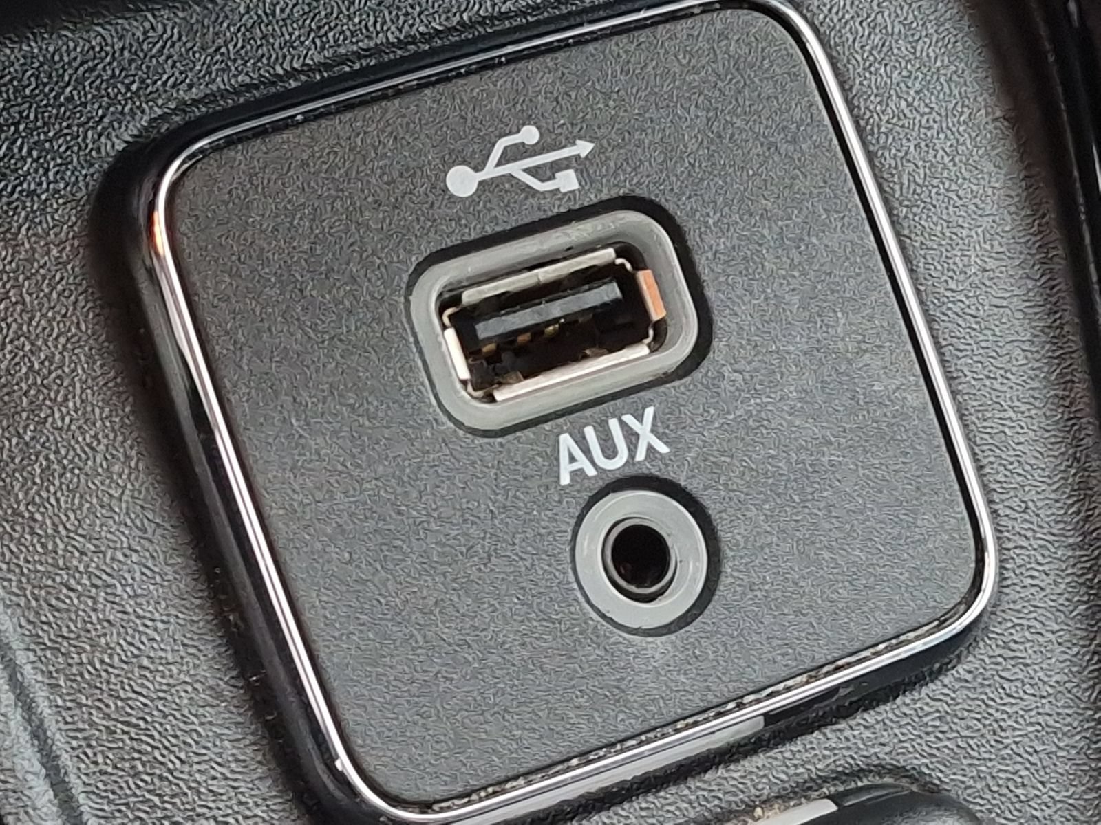 Used 2018 Jeep Compass Limited w/ Navigation Group AWD/4WD image 27