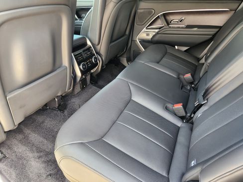 Certified 2025 Land Rover Range Rover SE AWD/4WD image 26