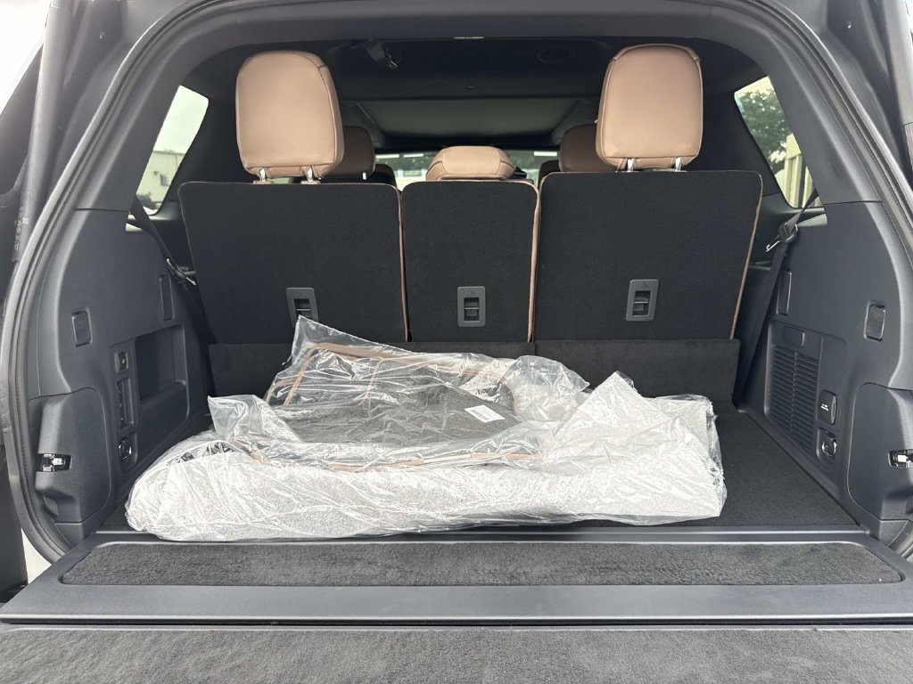 New 2026 Lincoln Navigator Black Label AWD/4WD image 11