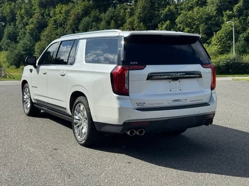 Used 2023 GMC Yukon XL Denali Ultimate AWD/4WD image 5