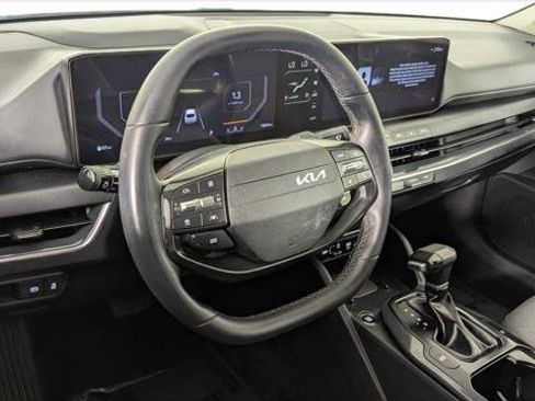 Used 2025 Kia K4 EX FWD image 23