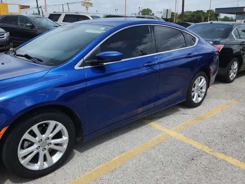 Used 2015 Chrysler 200 Limited FWD image 1