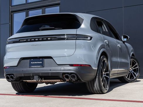 New 2026 Porsche Cayenne image 11