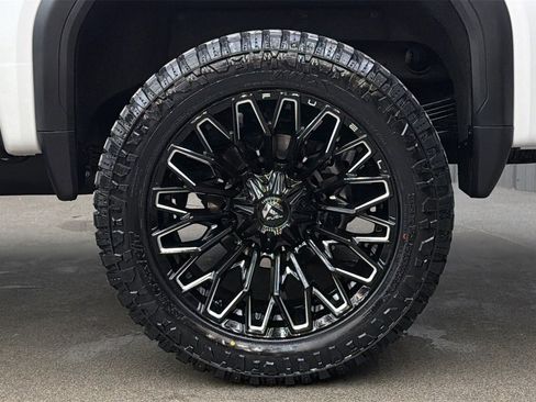 Used 2022 GMC Sierra 2500 Denali image 12