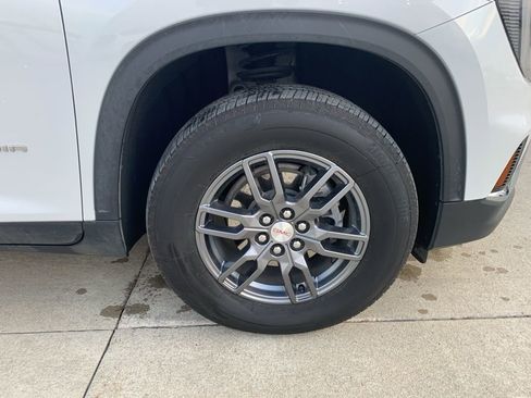 Used 2025 GMC Acadia Elevation image 23