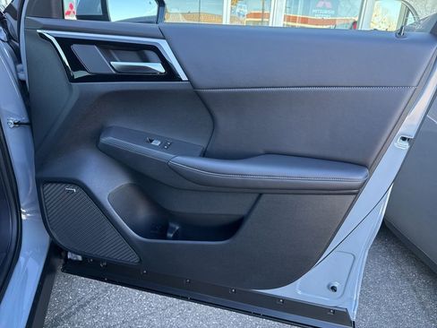 New 2026 Mitsubishi Outlander SE image 32