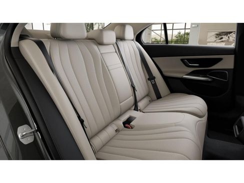 New 2026 Mercedes-Benz E 350 4MATIC Sedan image 5