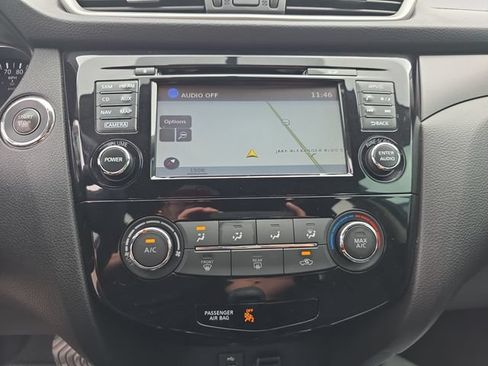 Used 2016 Nissan Rogue SV AWD/4WD image 10
