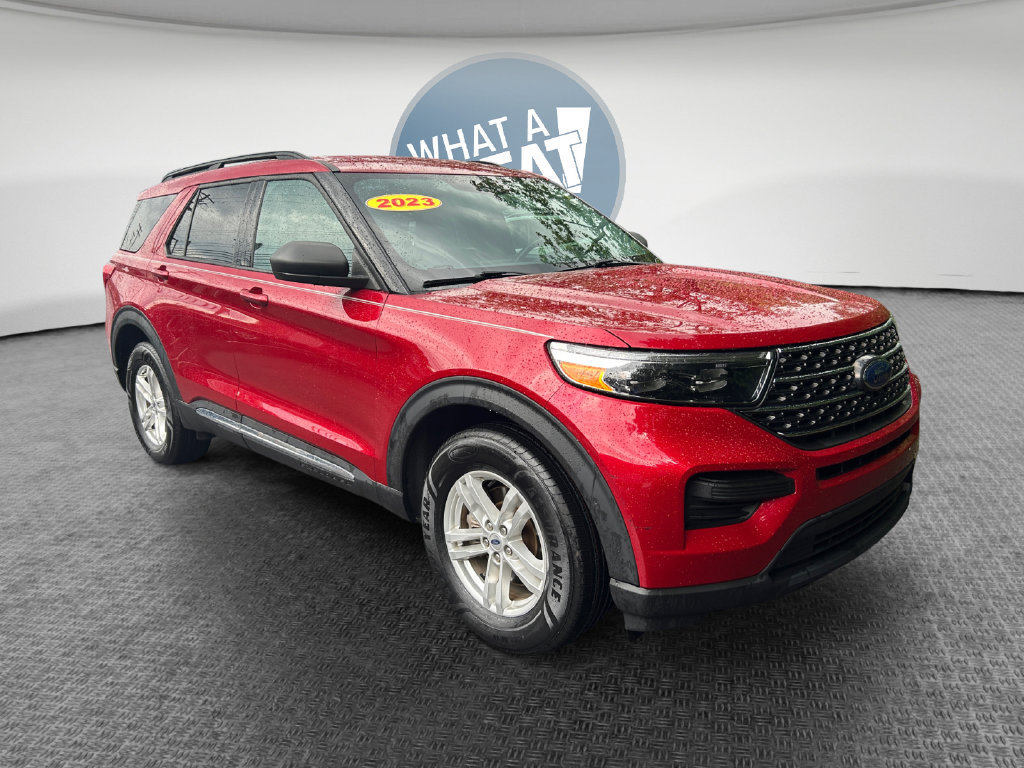 Used 2023 Ford Explorer XLT AWD/4WD image 1