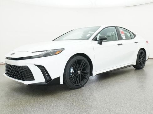 New 2026 Toyota Camry Hybrid image 28