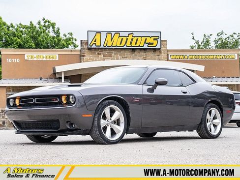 Used 2016 Dodge Challenger R/T Plus RWD image 1