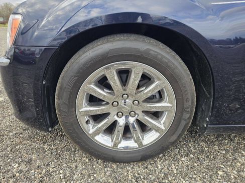 Used 2012 Chrysler 300 Limited image 12