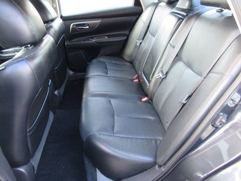 Used 2014 Nissan Altima 2.5 SL w/ Technology Package FWD image 37