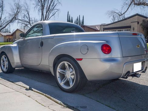 Used 2005 Chevrolet SSR image 16