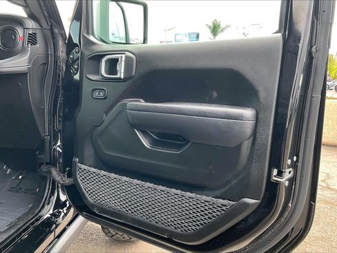 Used 2025 Jeep Wrangler Unlimited Rubicon AWD/4WD image 20