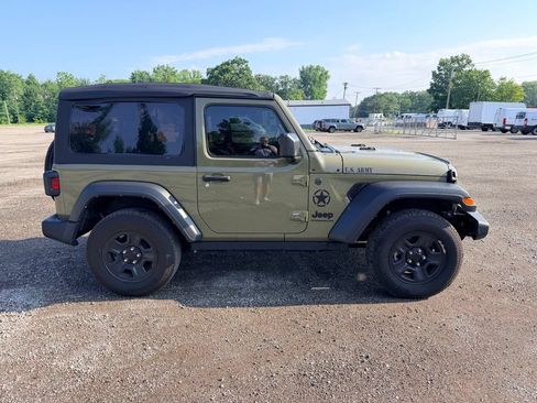 Used 2025 Jeep Wrangler Sport AWD/4WD image 8