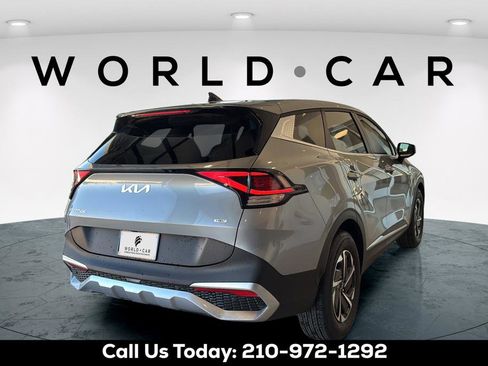 Used 2025 Kia Sportage LX FWD image 17