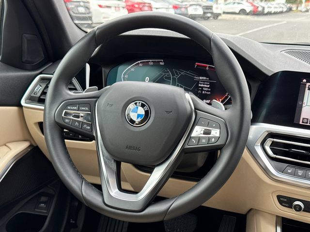 Used 2022 BMW 330i Sedan w/ Driving Assistance Package RWD image 23