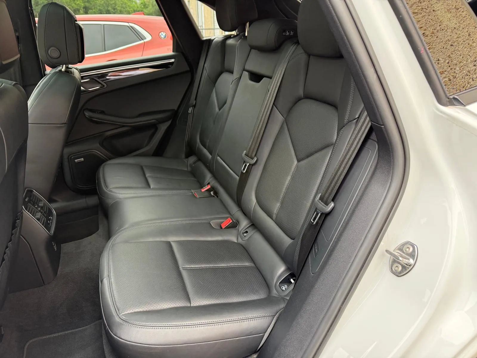 Used 2022 Porsche Macan w/ Premium Package Plus AWD/4WD image 23