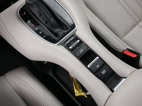 Certified 2024 Honda HR-V EX-L image 15
