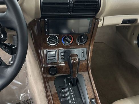Used 1998 BMW Z3 1.9 image 16