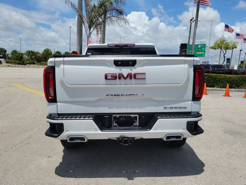 Used 2024 GMC Sierra 1500 Denali w/ Technology Package AWD/4WD image 6