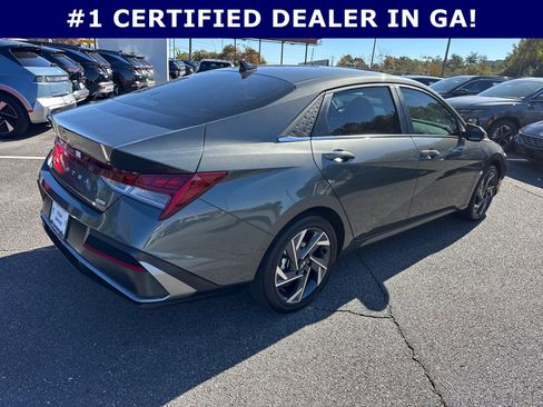 Certified 2025 Hyundai Elantra Limited image 7
