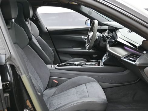 Used 2023 Audi e-tron GT Prestige w/ Prestige Package image 36