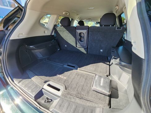 Used 2020 Nissan Rogue SV image 26