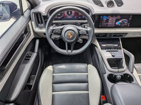 Certified 2024 Porsche Cayenne S AWD/4WD image 15