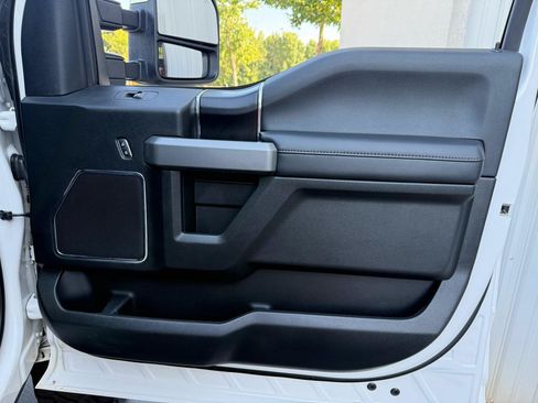 Used 2019 Ford F350 Platinum w/ Platinum Ultimate Package AWD/4WD image 27
