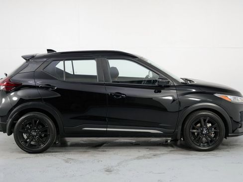 Used 2022 Nissan Kicks SR image 45