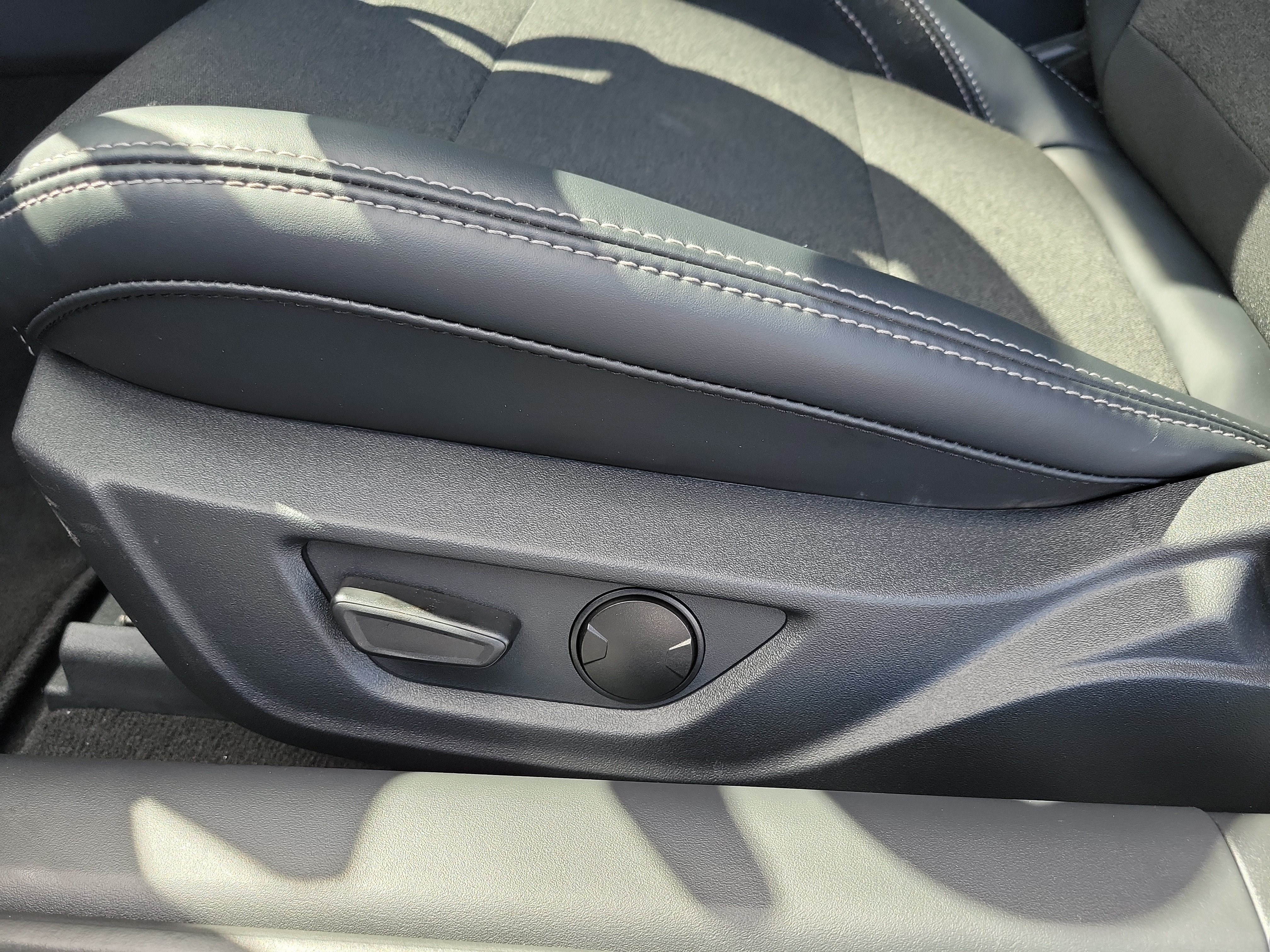 Used 2025 Ford Mustang GT RWD image 16