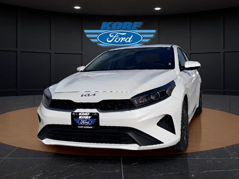 Used 2023 Kia Forte LXS image 9