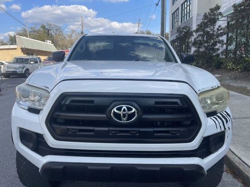 Used 2016 Toyota Tacoma SR image 1