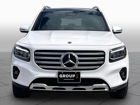 Used 2025 Mercedes-Benz GLB 250 4MATIC image 4