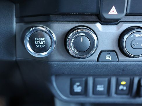 Used 2021 Toyota Tacoma TRD Off-Road w/ Technology Package image 28