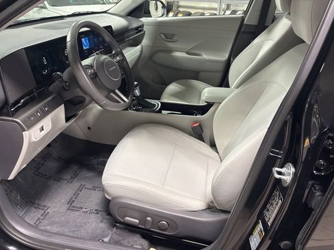 Certified 2025 Hyundai Kona SEL image 10