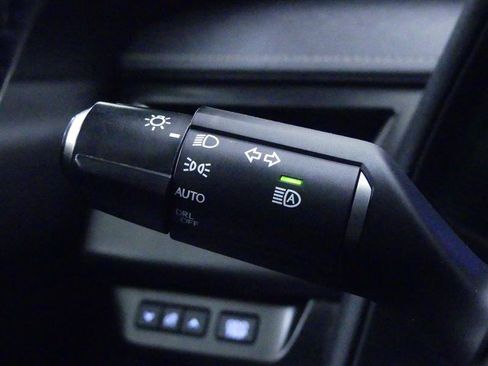 Used 2019 Lexus UX 250h AWD/4WD image 32